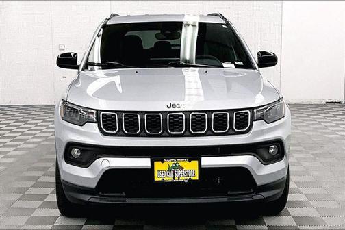 Silver Zynith Metallic Clearcoat 2024 Jeep Compass Latitude