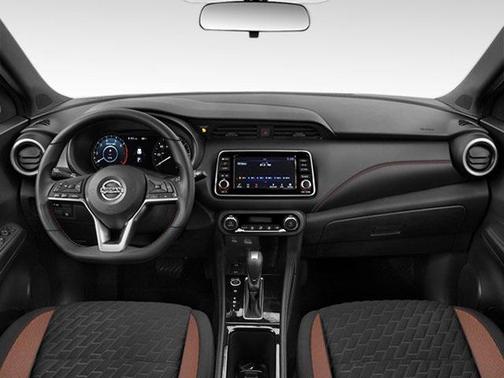 2021 Nissan Kicks SR