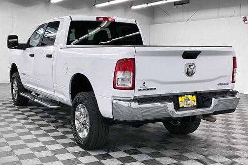 Bright White Clearcoat 2024 RAM 2500 Big Horn Crew Cab 4x4 6'4' Box