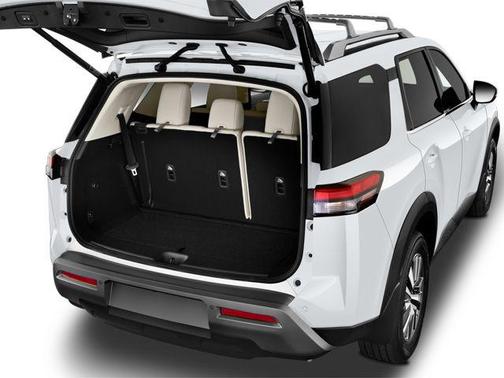 Pearl White TriCoat 2024 Nissan Pathfinder SV