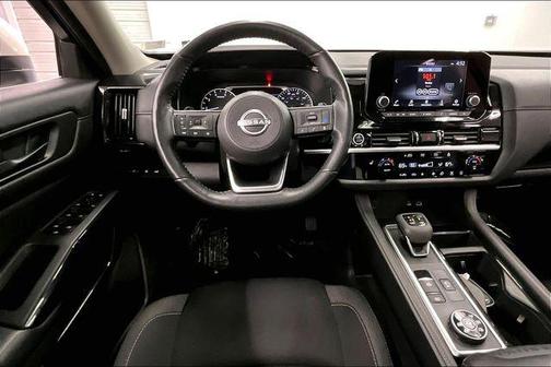 Pearl White TriCoat 2024 Nissan Pathfinder SV
