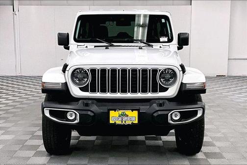 Bright White Clearcoat 2025 Jeep Wrangler 4-Door Sahara 4x4