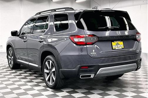 2023 Honda Pilot AWD Elite