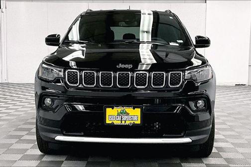 Diamond Black Crystal Pearlcoat 2024 Jeep Compass Limited