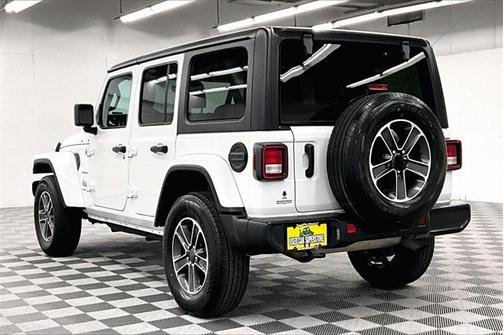 2023 Jeep Wrangler 4-Door Sahara 4x4