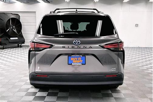 2021 Toyota Sienna XLE 8 Passenger