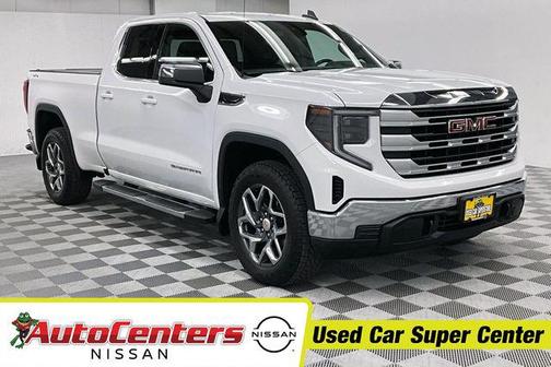 Summit White 2023 GMC Sierra 1500 SLE