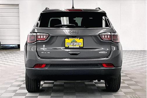 2022 Jeep Compass Latitude Lux