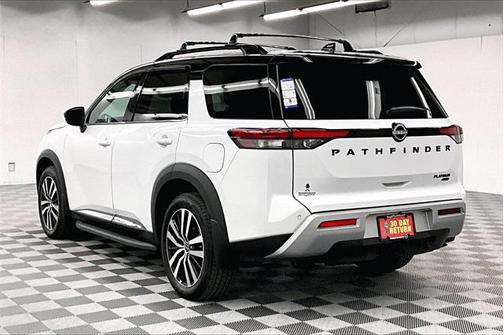 2025 Nissan Pathfinder Platinum 4WD