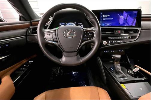 2025 Lexus ES 300h Premium