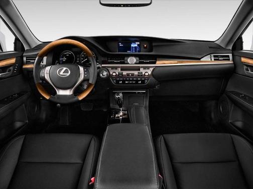 2025 Lexus ES 300h Base