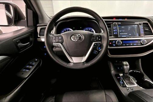 Blizzard Pearl 2018 Toyota Highlander XLE