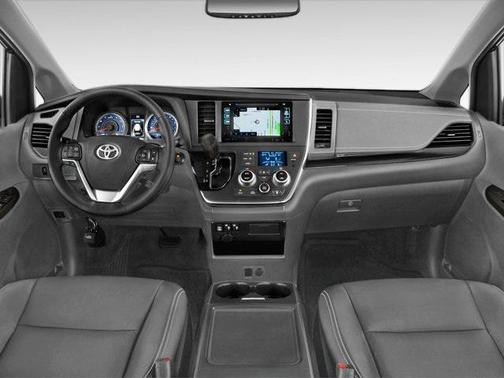 2020 Toyota Sienna XLE Premium