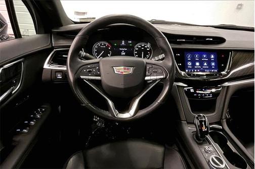 2022 Cadillac XT6 Premium Luxury FWD