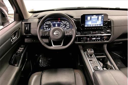 2022 Nissan Pathfinder SL 4WD