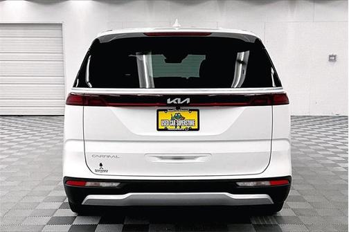 2024 Kia Carnival EX