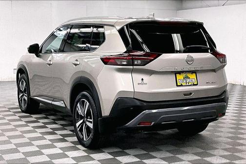 Champagne Silver Metallic 2023 Nissan Rogue SL