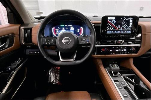 2024 Nissan Pathfinder Platinum FWD