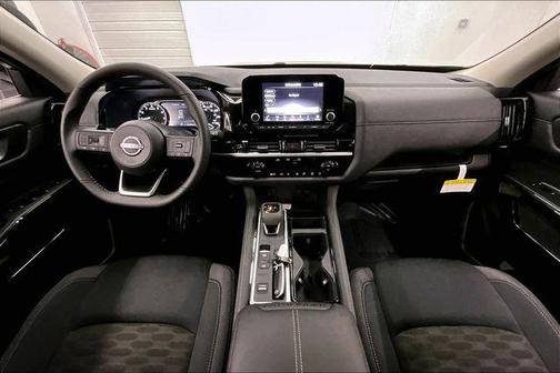 2025 Nissan Pathfinder SV FWD