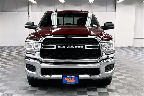 2022 RAM 2500 Tradesman Crew Cab 4x2 8' Box
