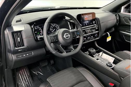 2025 Nissan Pathfinder Rock Creek 4WD