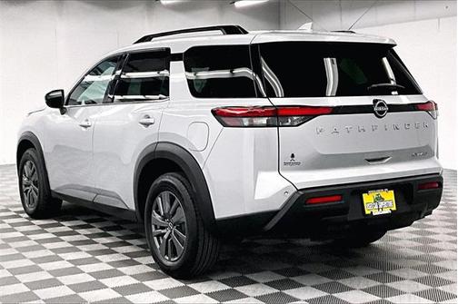 2024 Nissan Pathfinder SV 4WD