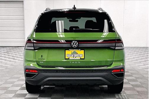 2025 Volkswagen Taos 1.5T SE Black