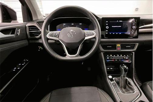 2025 Volkswagen Taos 1.5T SE Black