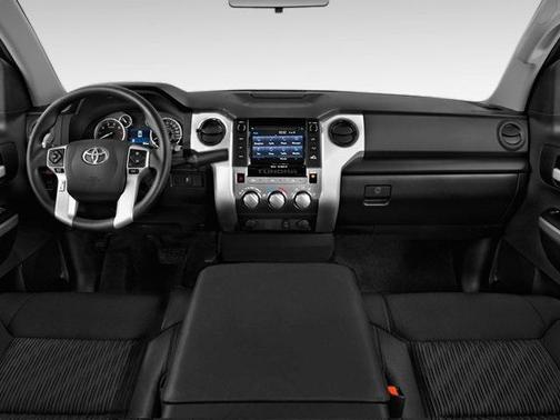 2017 Toyota Tundra SR5