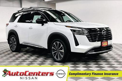 Everest White Pearl/Black 2026 Nissan Pathfinder Platinum