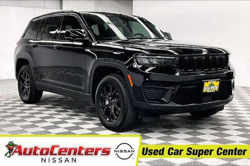 Diamond Black Crystal Pearlcoat 2024 Jeep Grand Cherokee Altitude