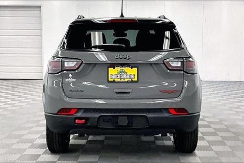 Sting-Gray Clearcoat 2024 Jeep Compass Trailhawk
