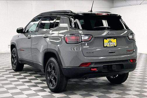 Sting-Gray Clearcoat 2024 Jeep Compass Trailhawk