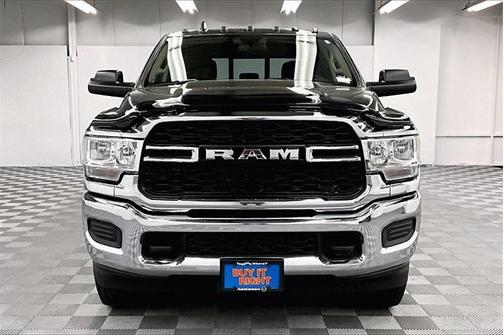 2020 RAM 3500 Tradesman Crew Cab 4x4 8' Box