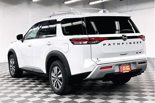 2025 Nissan Pathfinder SL 4WD