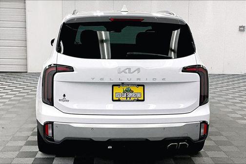 Glacial White Pearl 2024 Kia Telluride SX