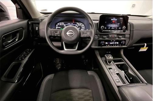 2024 Nissan Pathfinder S FWD