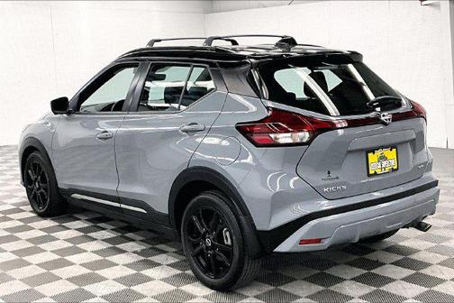 Gray/Super Black 2023 Nissan Kicks SR