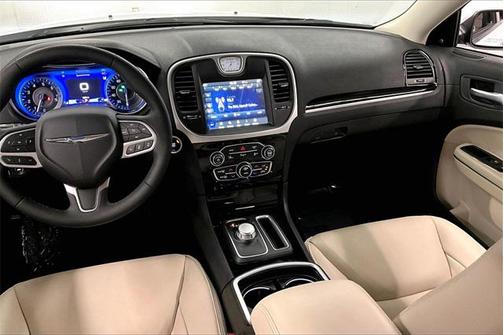 2023 Chrysler 300 Touring