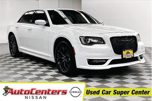 2023 Chrysler 300 Touring