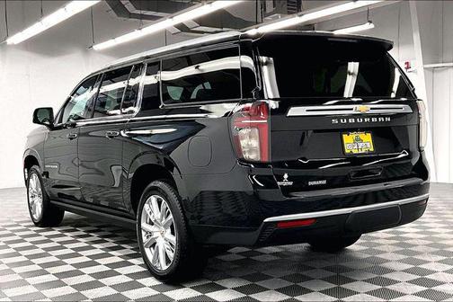 Black 2023 Chevrolet Suburban 4WD High Country