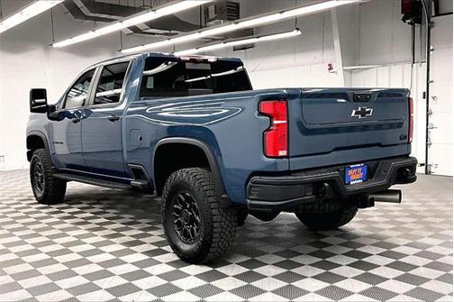 2024 Chevrolet Silverado 2500 4WD Crew Cab Standard Bed ZR2