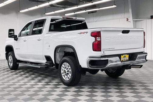 Summit White 2025 Chevrolet Silverado 2500 LT