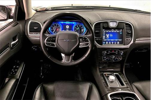 2021 Chrysler 300 Touring