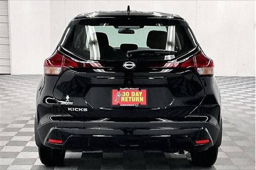 2025 Nissan Kicks S