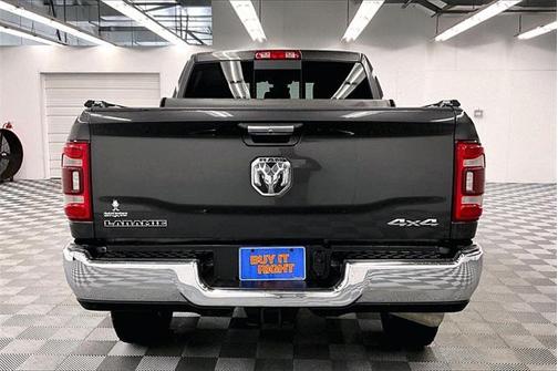 2020 RAM 2500 Laramie Crew Cab 4X4 6'4' Box