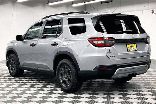 Sonic Gray Pearl 2024 Honda Pilot TrailSport
