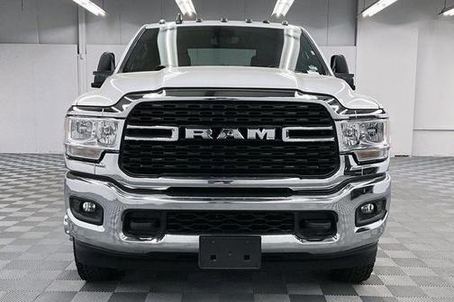 Bright White Clearcoat 2024 RAM 3500 Big Horn Crew Cab 4x4 8' Box