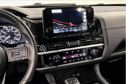 2022 Nissan Pathfinder SL 4WD