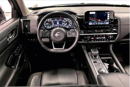 2022 Nissan Pathfinder SL 4WD